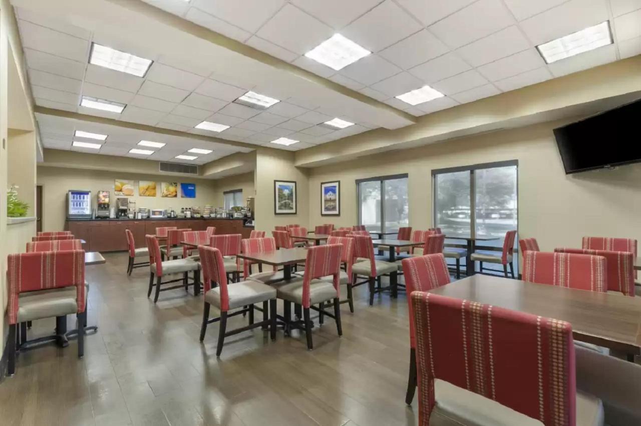 Spark By Hilton San Antonio Airport Exterior foto